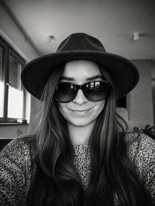 Mala foto - cara tapada por gafas de sol
